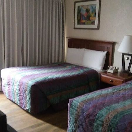 Budget Lodge San Antonio Bagian luar foto